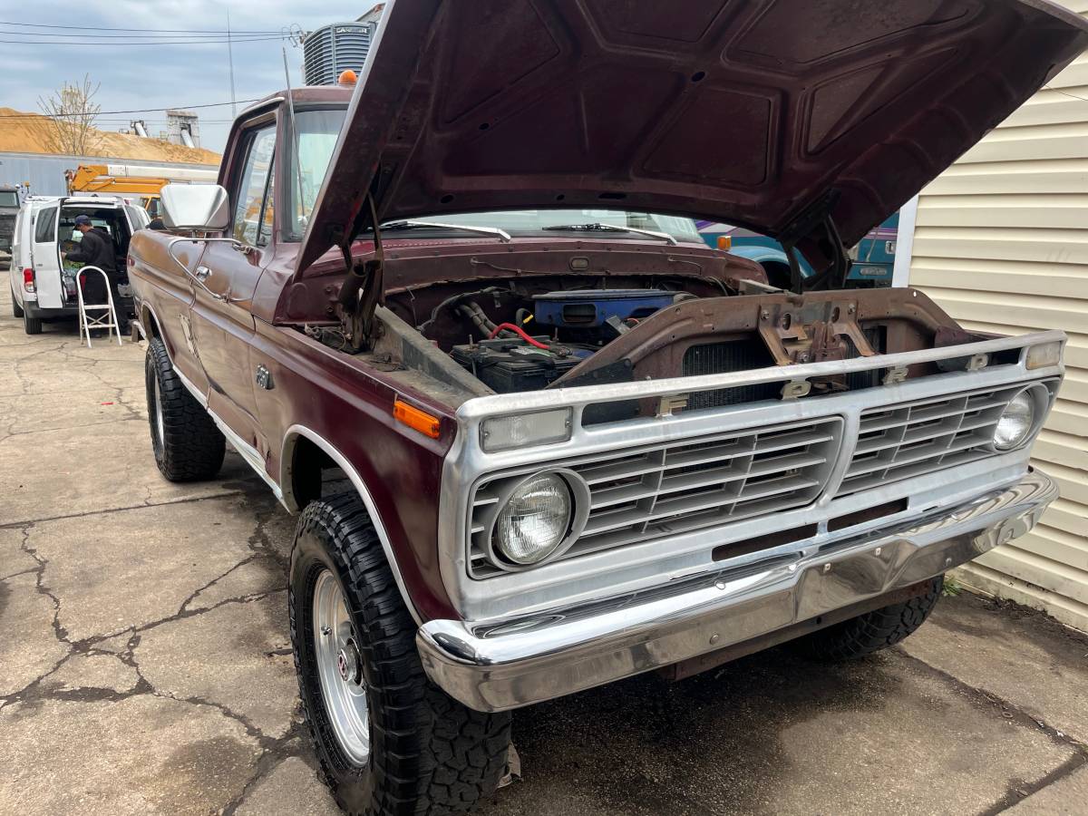 Ford-F250-super-duty-1973