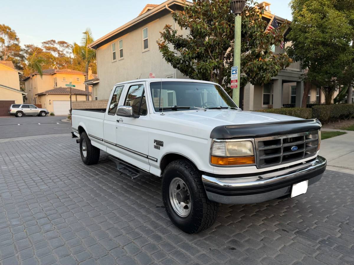 Ford-F250-super-duty-diesel-auto-1993-white