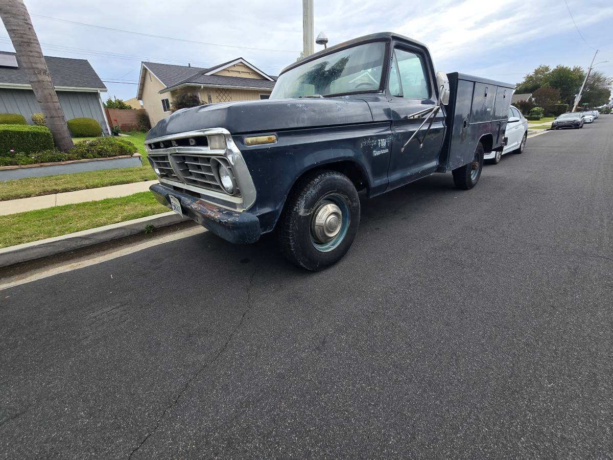 Ford-F350-1975