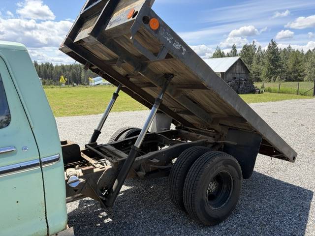 Ford-F350-custom-1978-green