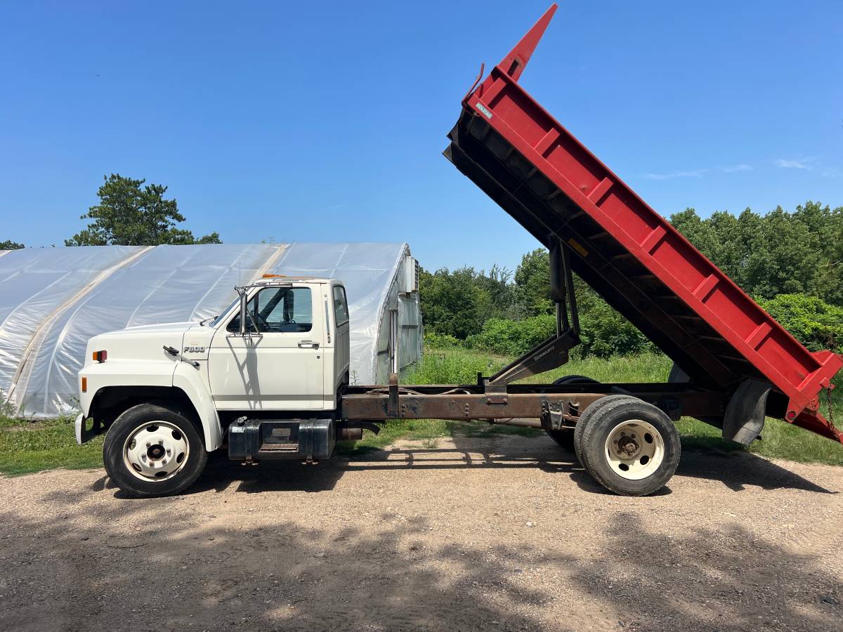 Ford-F600-1990