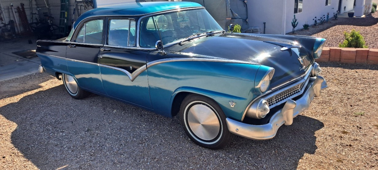 Ford Fairlane 1955