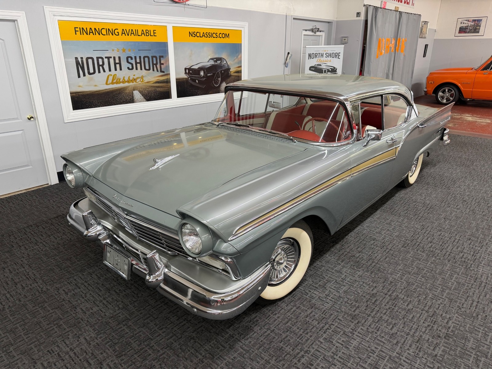 Ford Fairlane 1957