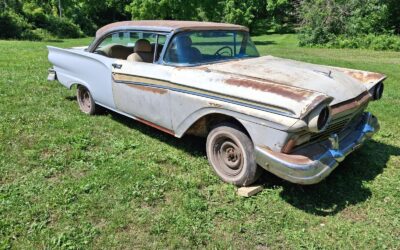 Ford Fairlane 1957
