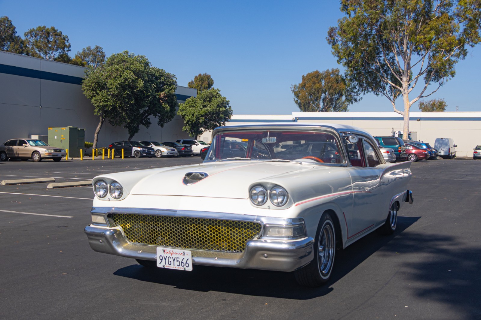Ford-Fairlane-1958-Coupe-Red