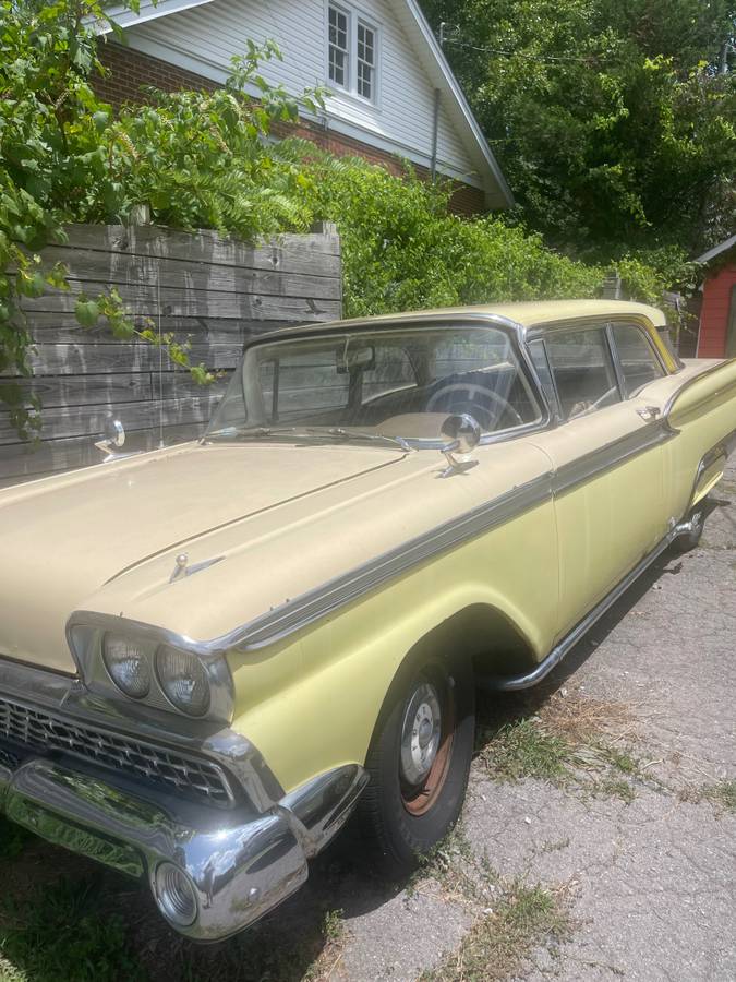Ford-Fairlane-1959-yellow