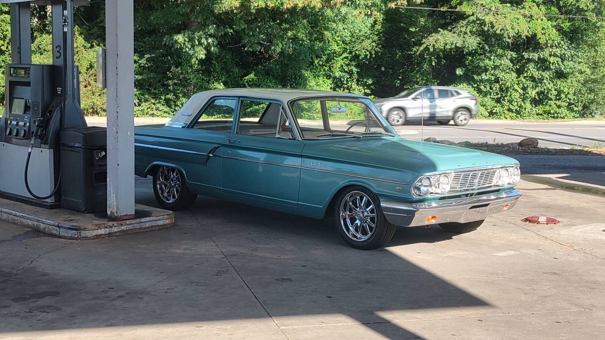 Ford-Fairlane-1964