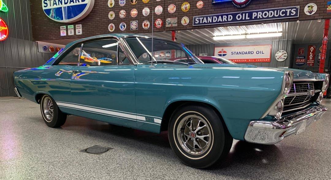 Ford-Fairlane-1967-custom