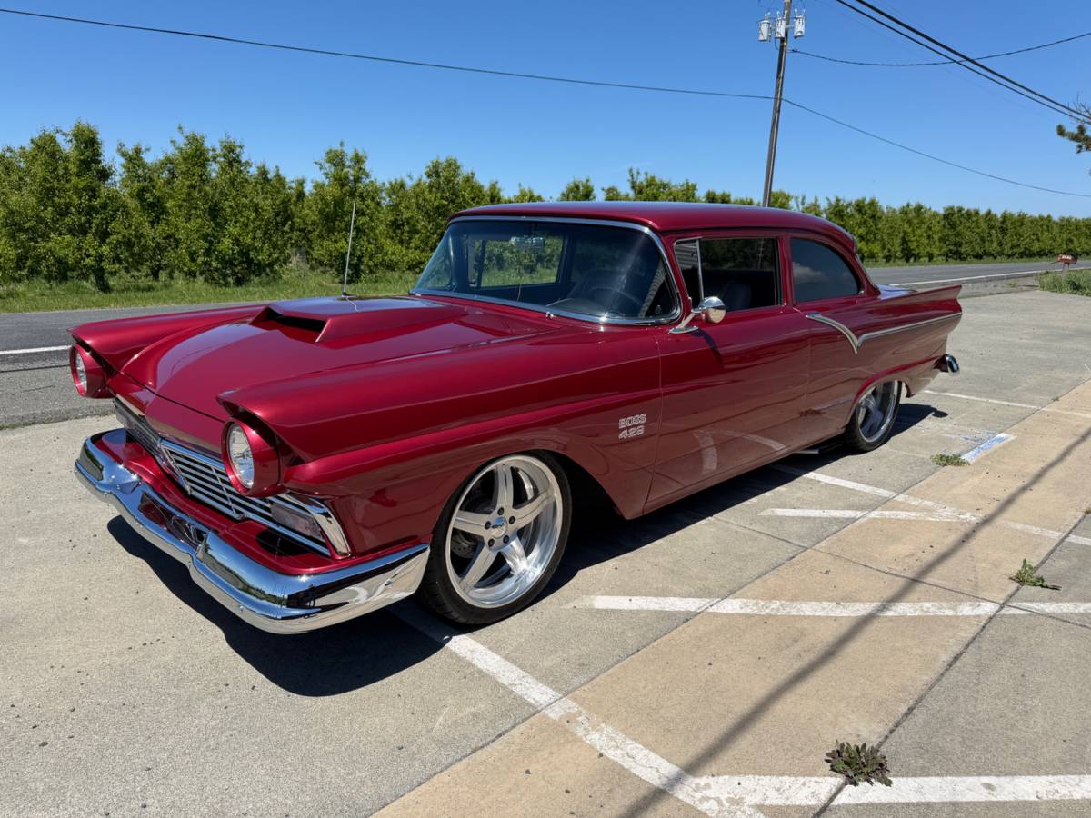 Ford-Fairlane-500-1957