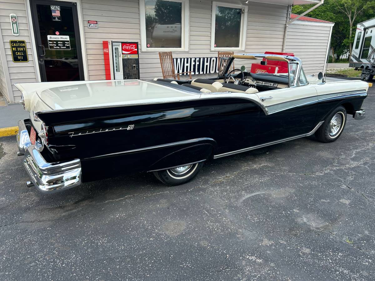 Ford-Fairlane-convertible-1957