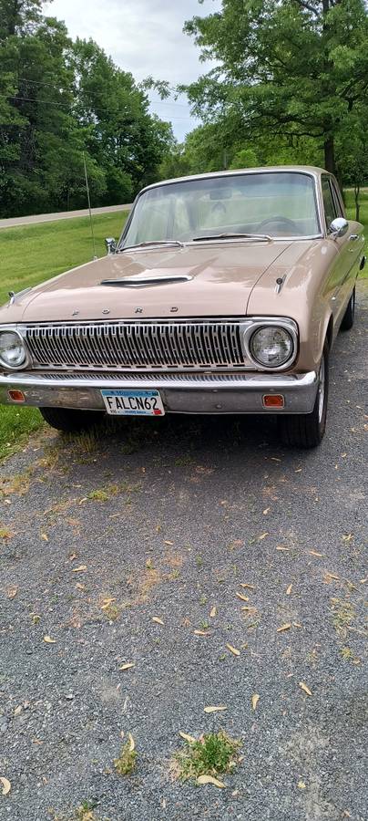 Ford-Falcon-1962-silver