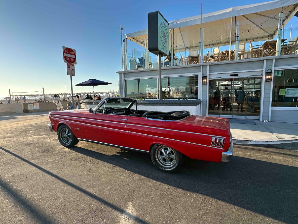 Ford-Falcon-sprint-1964-red