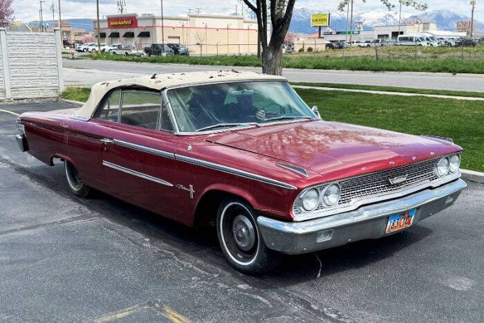 Ford-Galaxie-500-1963-Red-Black