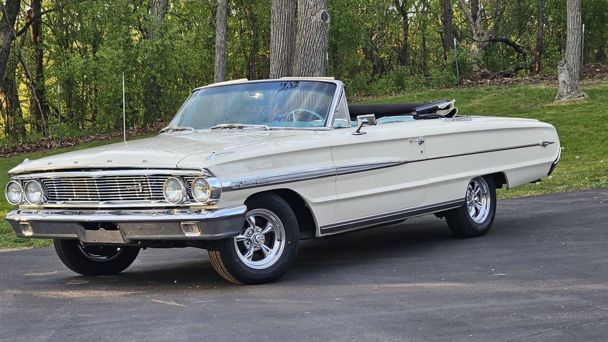 Ford-Galaxie-500-convertible-1964-white