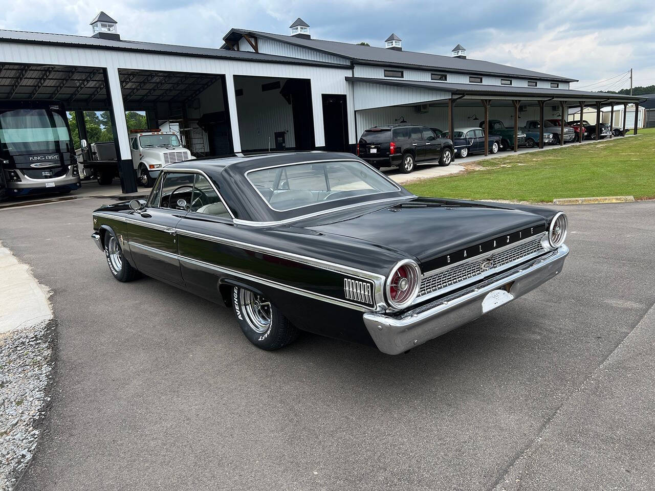 Ford-Galaxie-500xl-1963-Black-White
