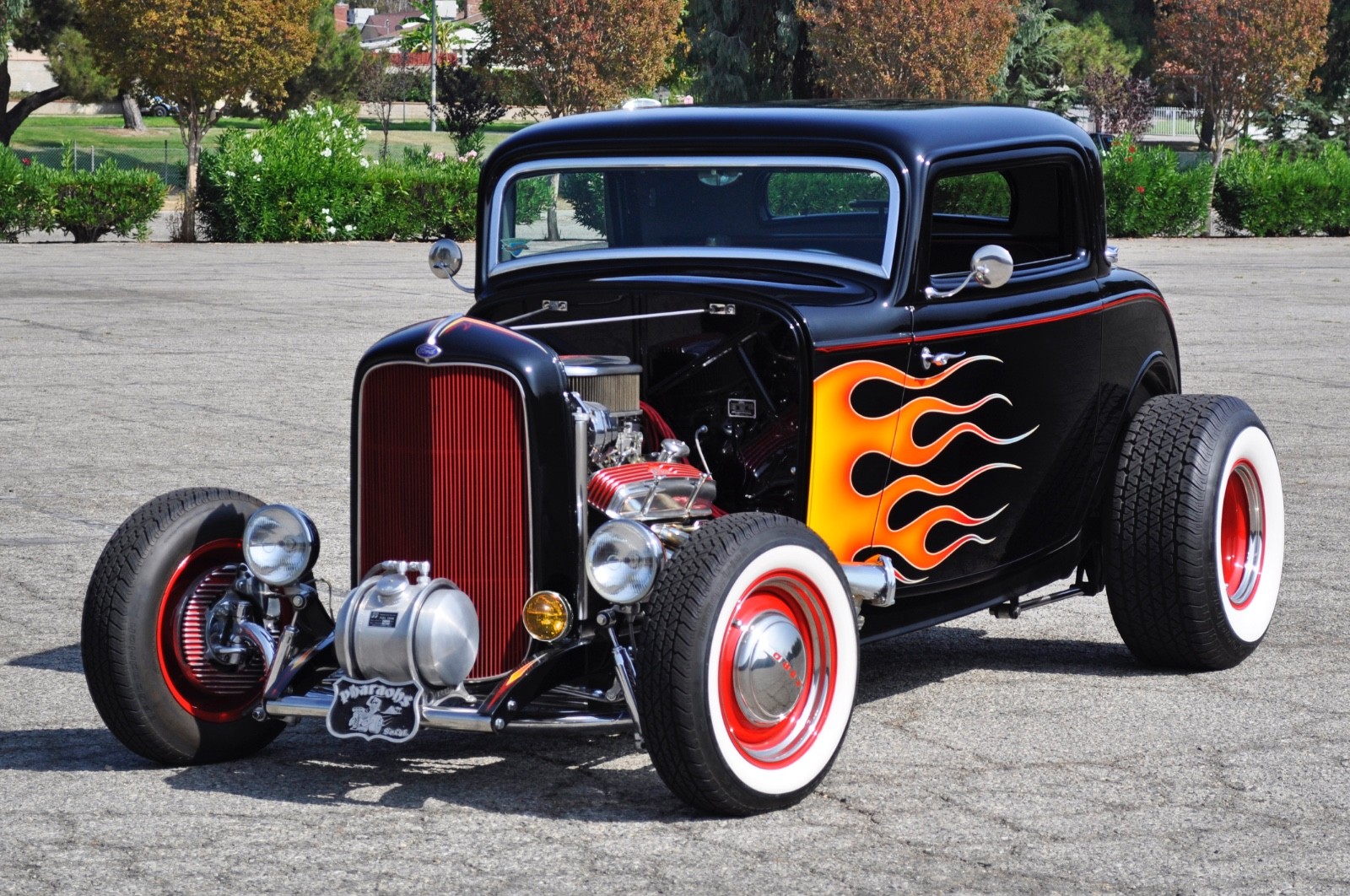 Ford-Hot-Rod-1932-Coupe-Red