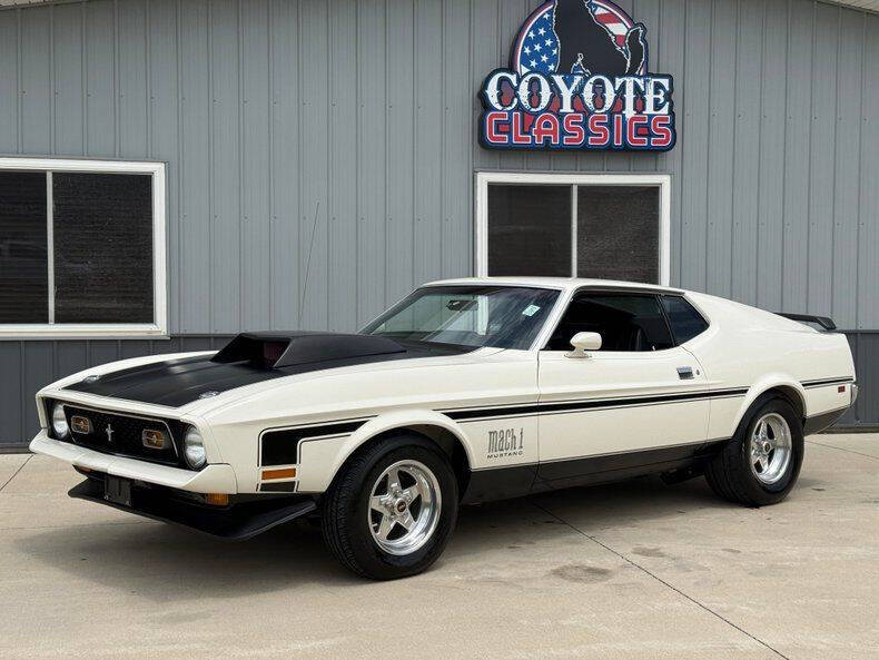 Ford-Mach-1-429-cobra-jet-1971-White