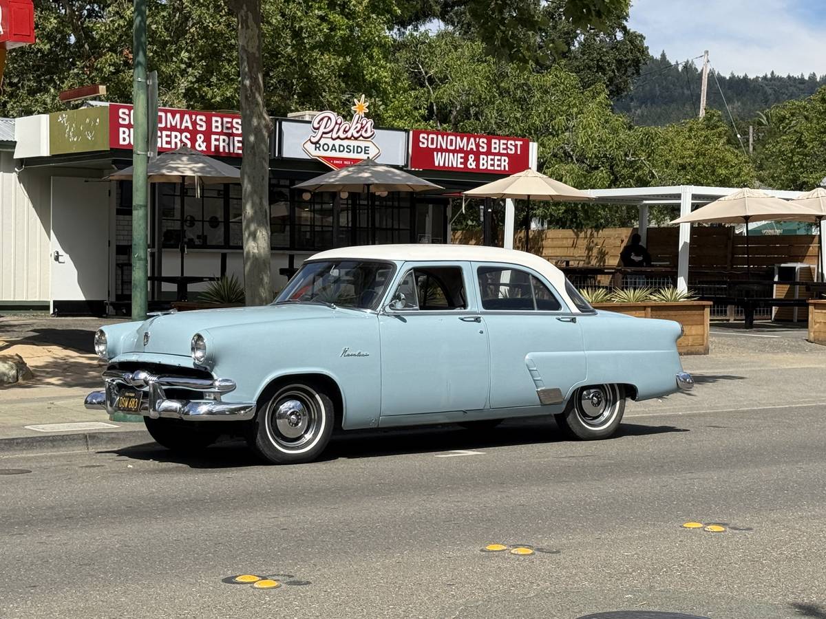 Ford-Mainline-1953-blue