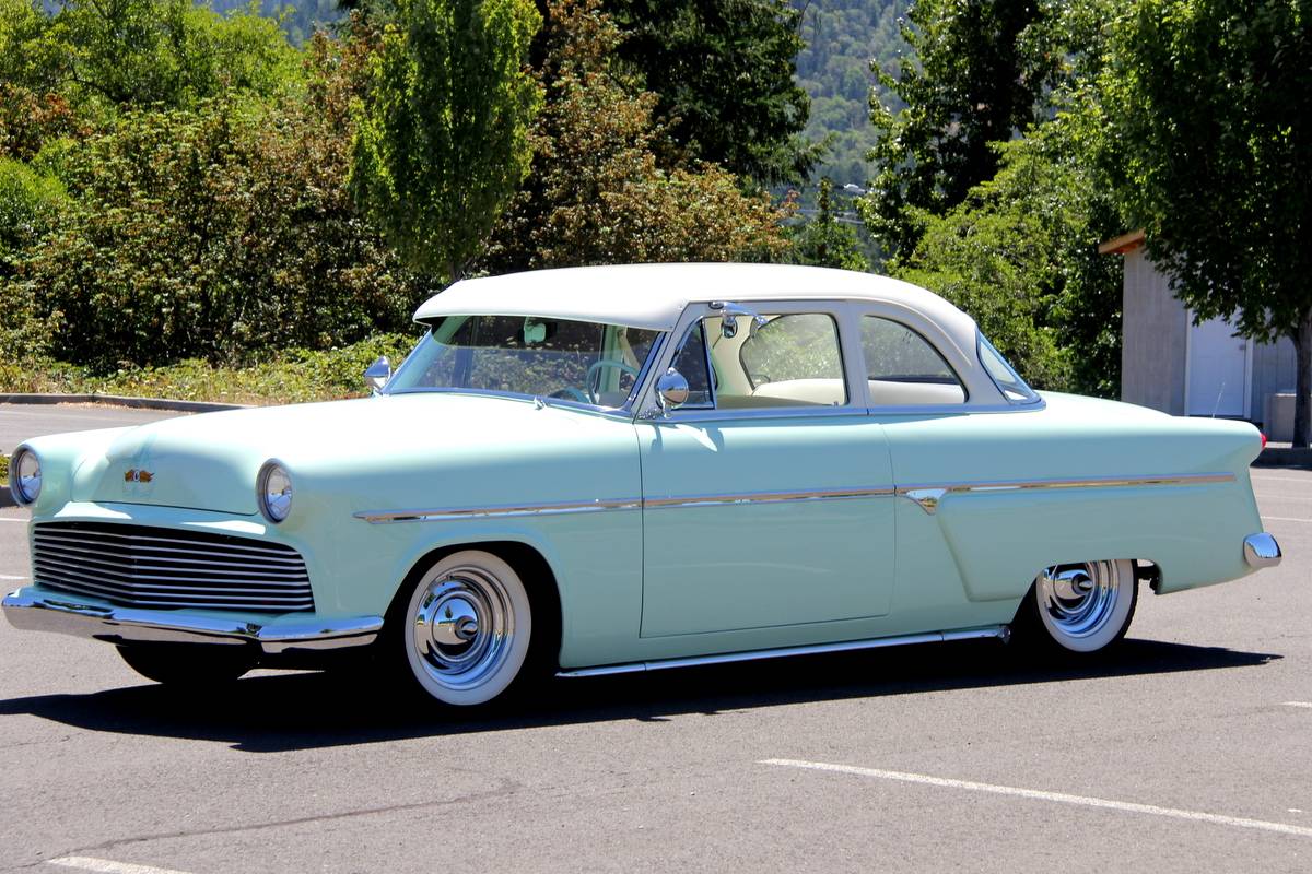Ford-Mainline-business-coupe-1954