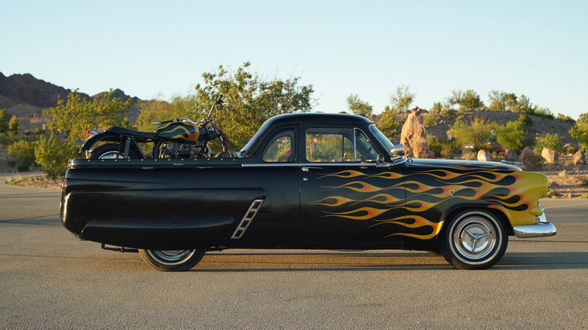 Ford-Mainline-ute-1953-black