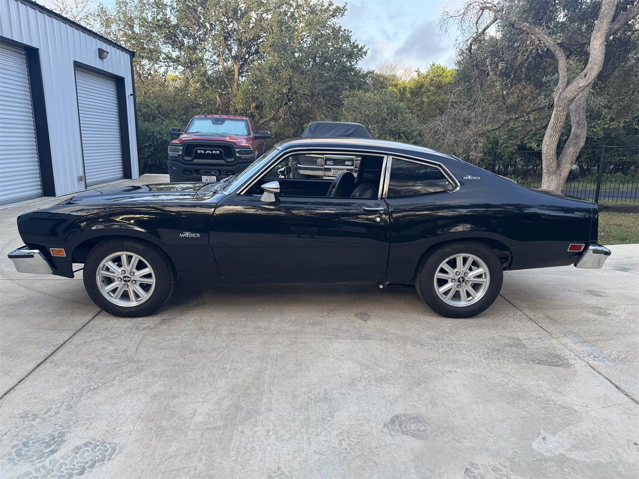 Ford-Maverick-1976-Black-Black