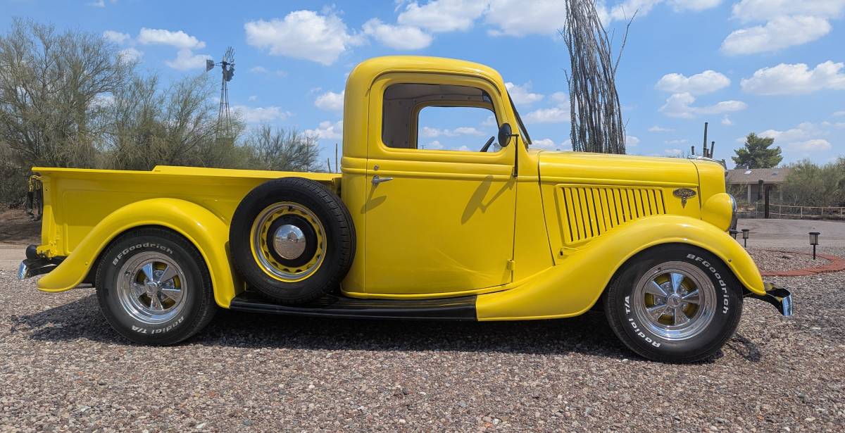Ford-Model-68-pickup-1936-yellow