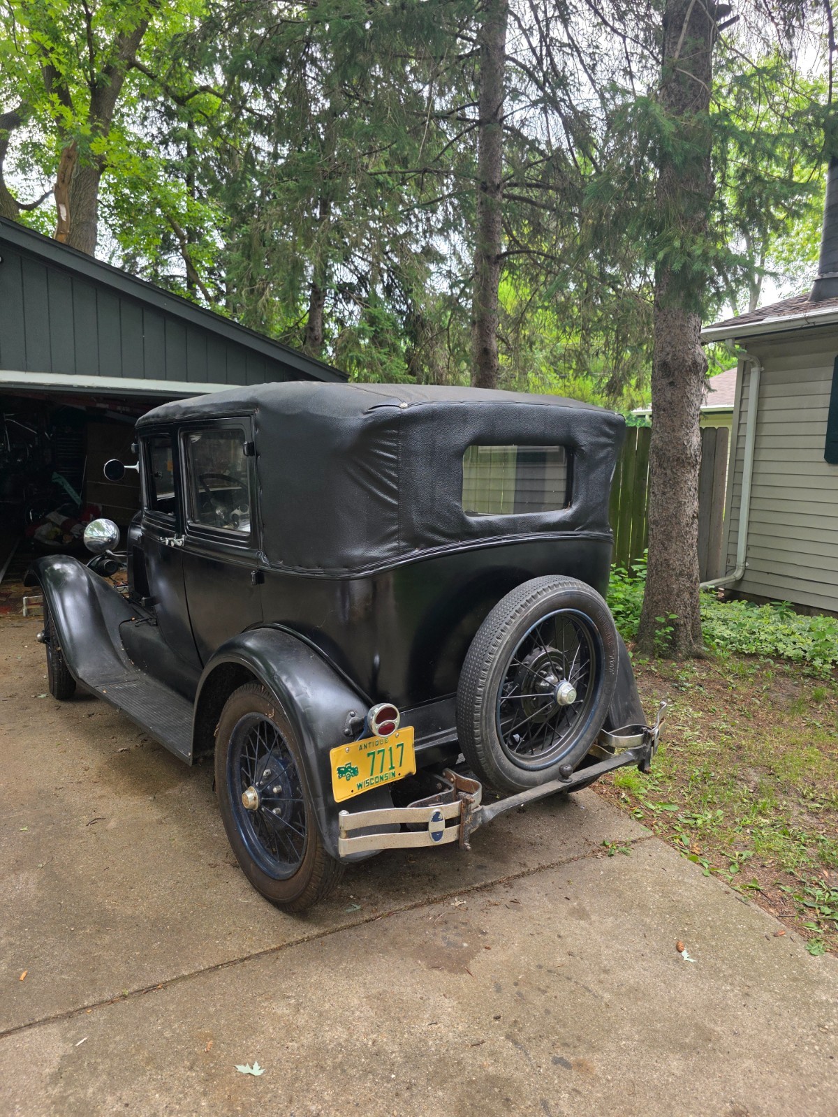 Ford-Model-A-1929-leather-back
