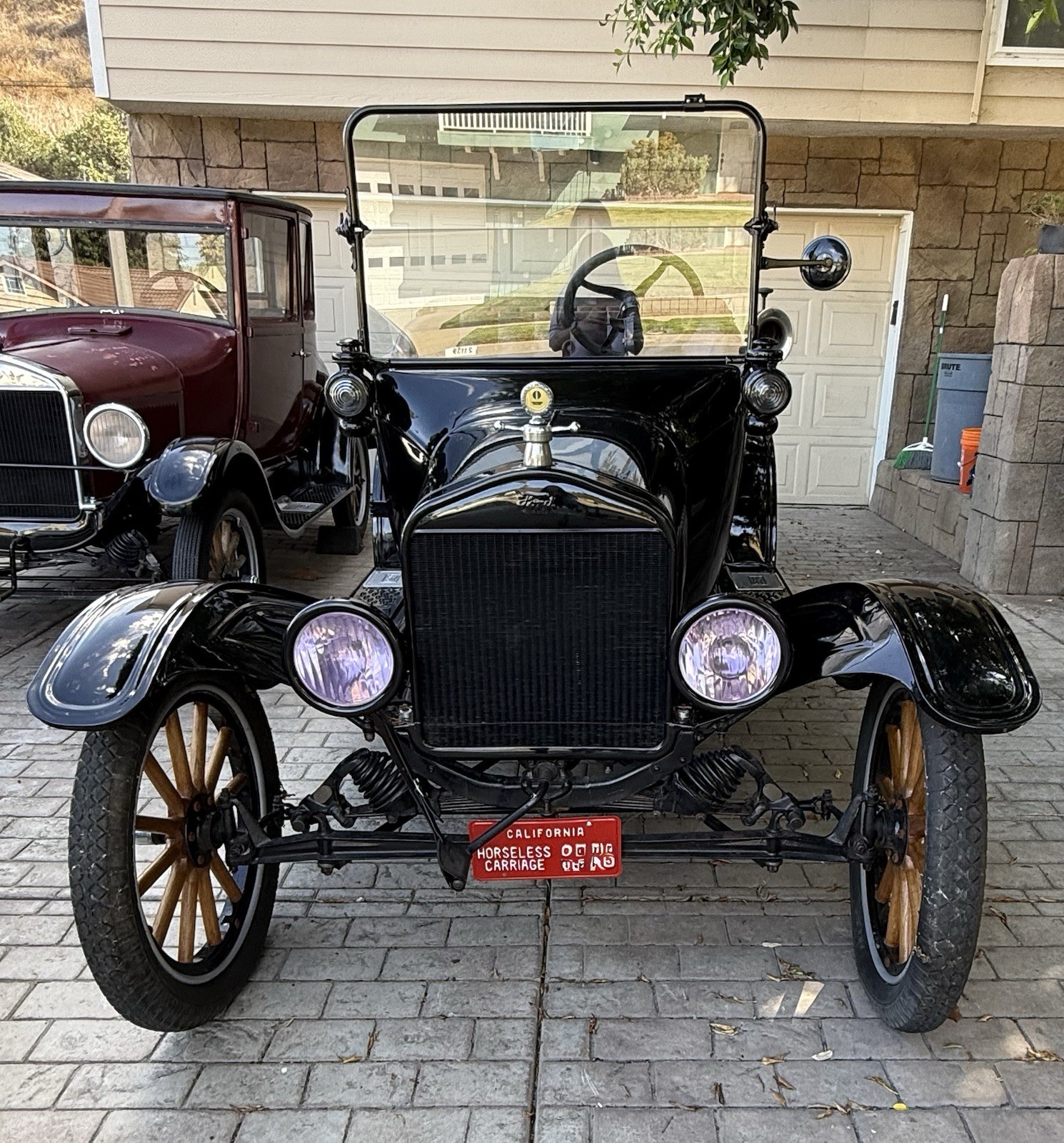 Ford-Model-T-1919-Touring-Burgundy
