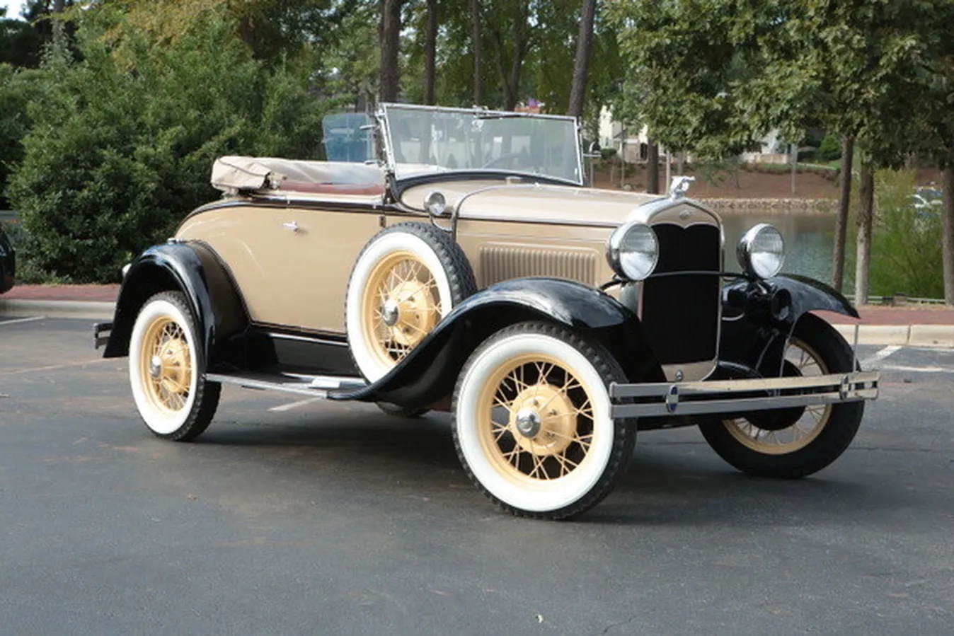 Ford-Model-a-1931-Tan-Tan