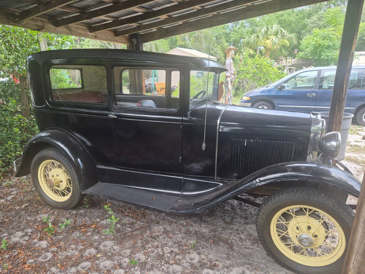 Ford-Model-a-2-door-1930-black