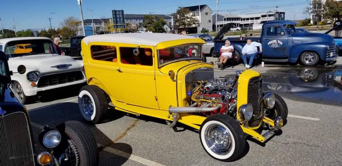 Ford-Model-a-tudor-1931-yellow