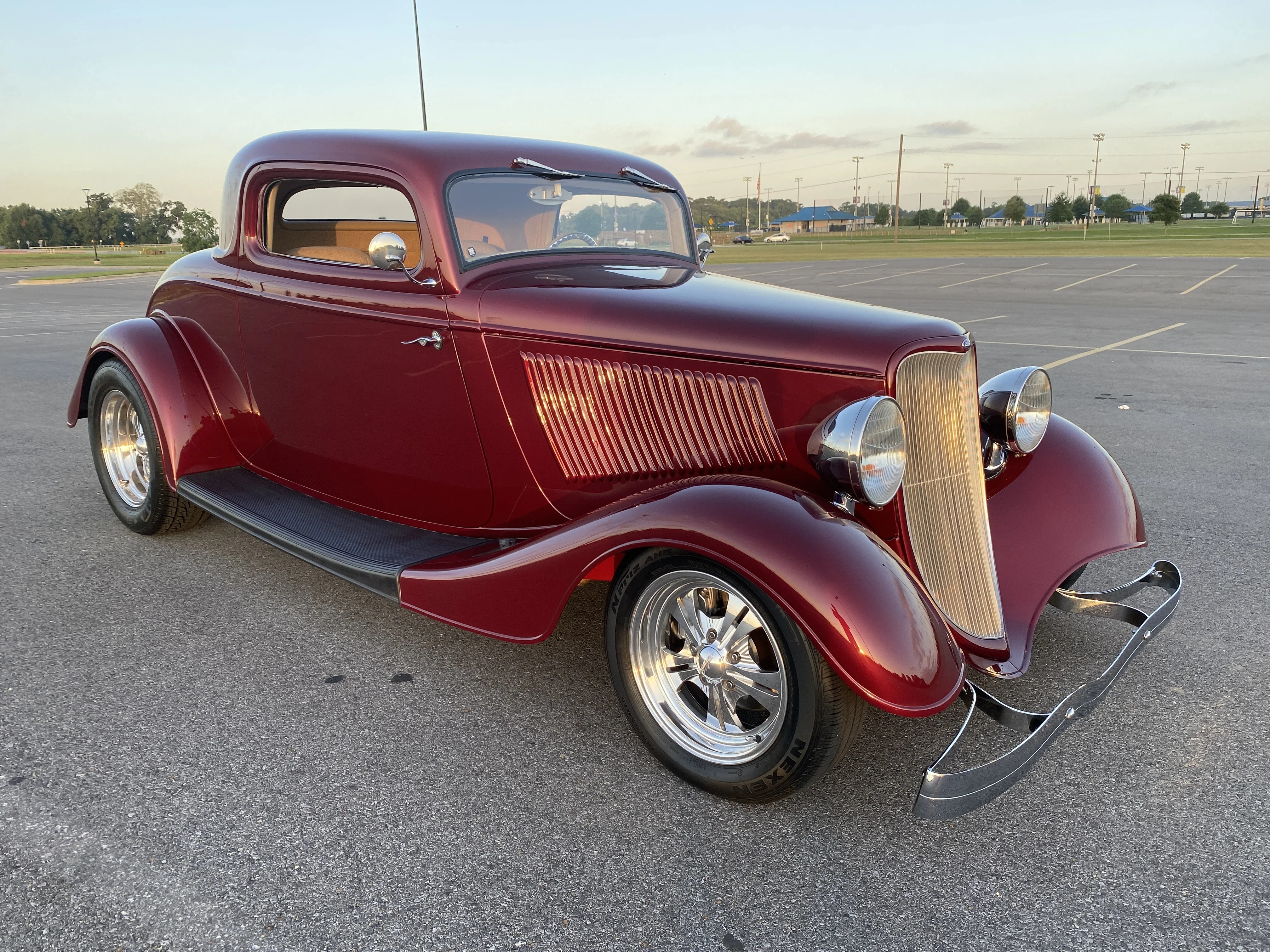 Ford-Model-bb-1933-Burgundy-Beige