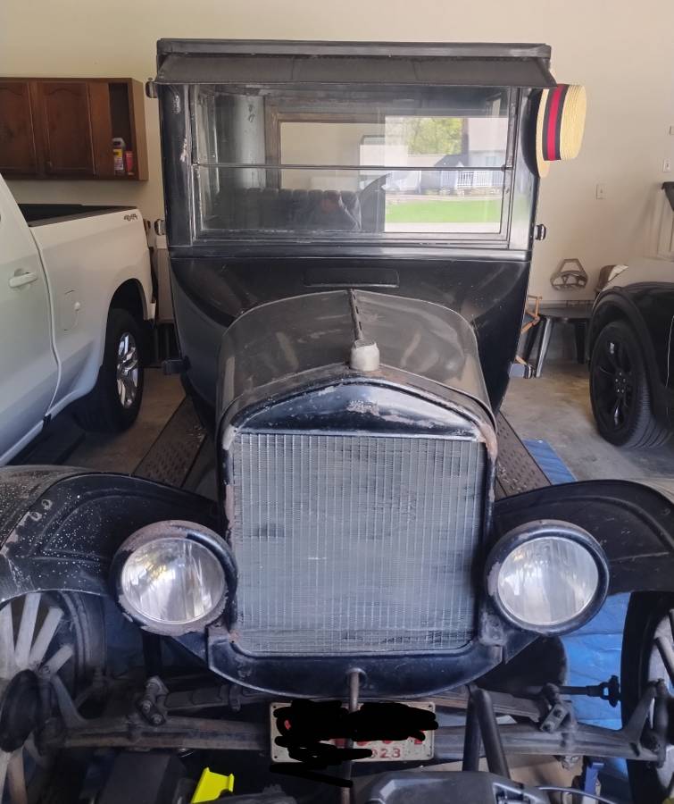 Ford-Model-t-1923-black