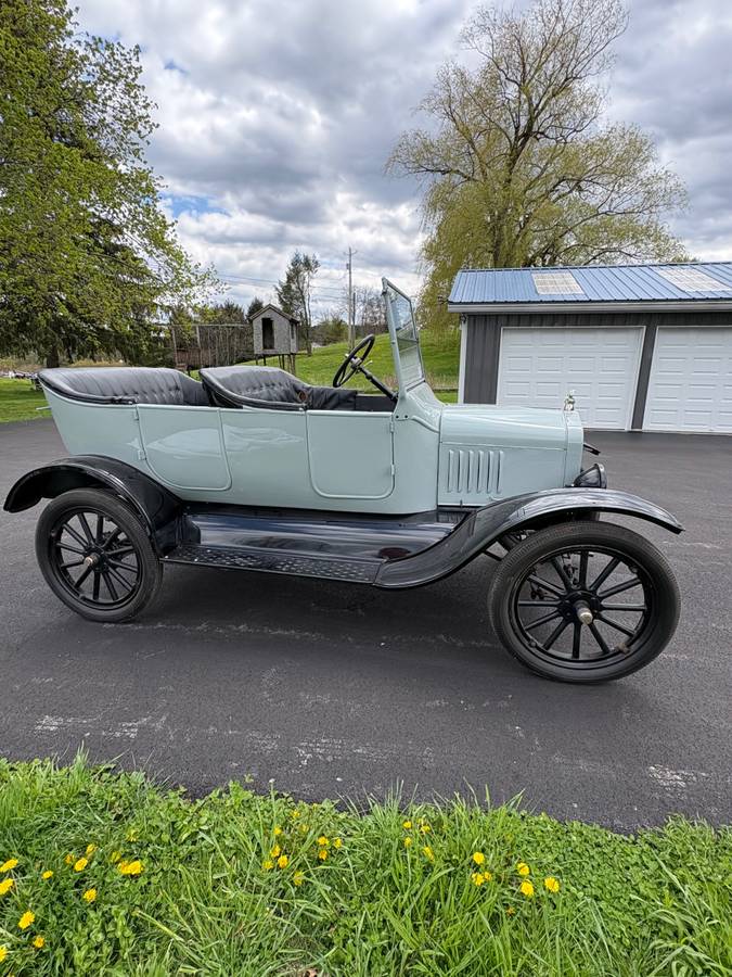 Ford-Model-t-1923-grey