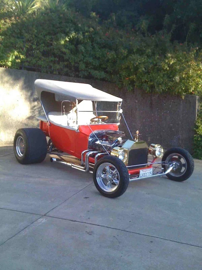 Ford-Model-t-replica-1924-Red-Light-Beige