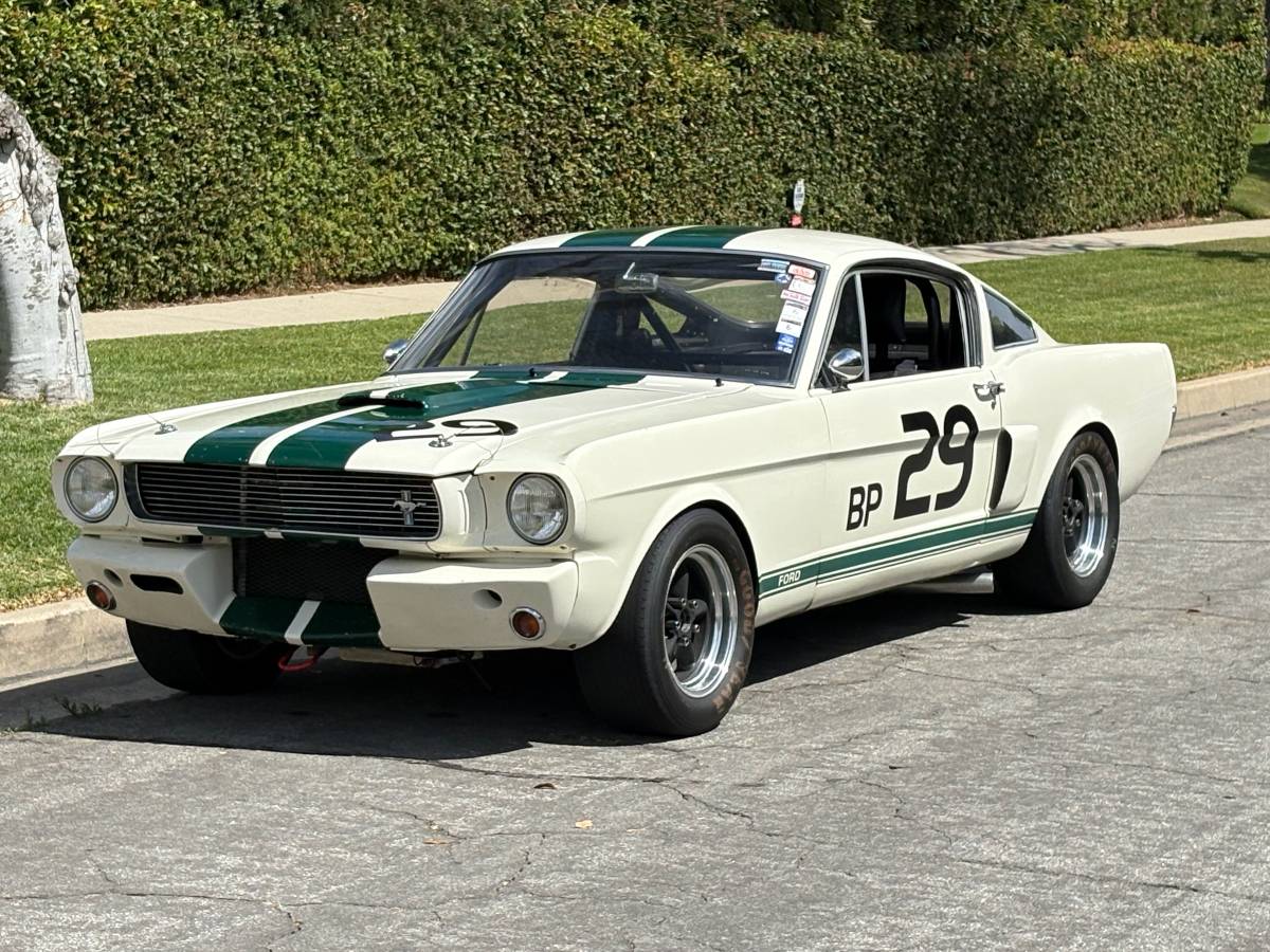 Ford-Mustang-1965