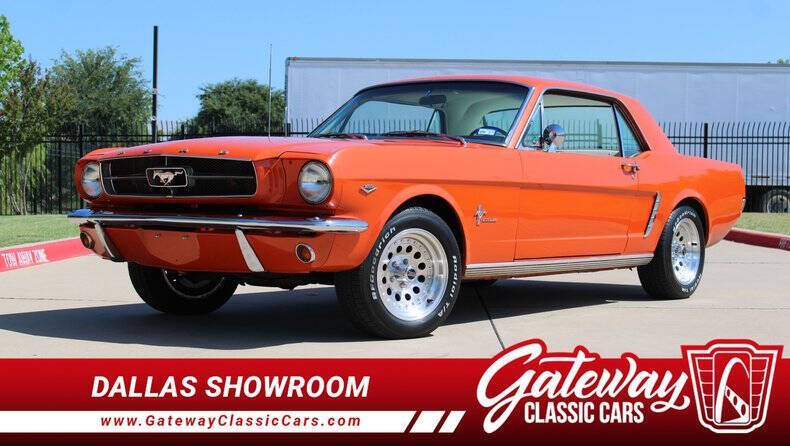 Ford-Mustang-1965-Orange-White