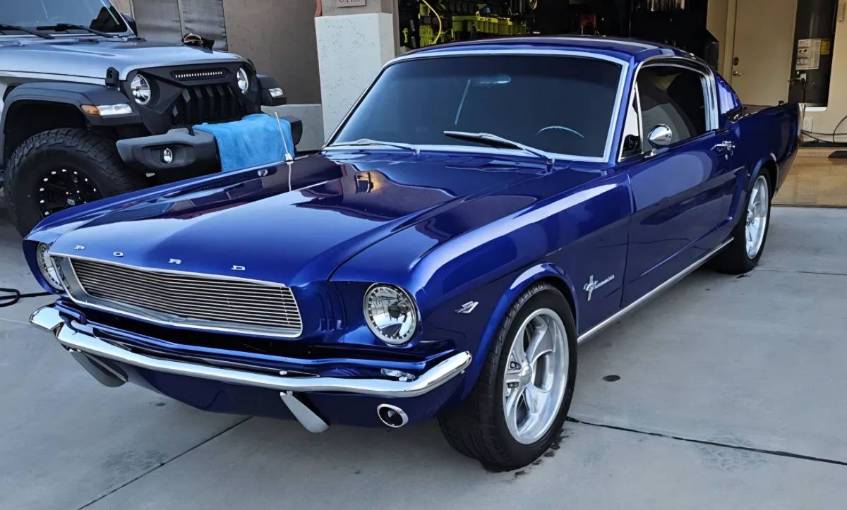 Ford-Mustang-1965-blue