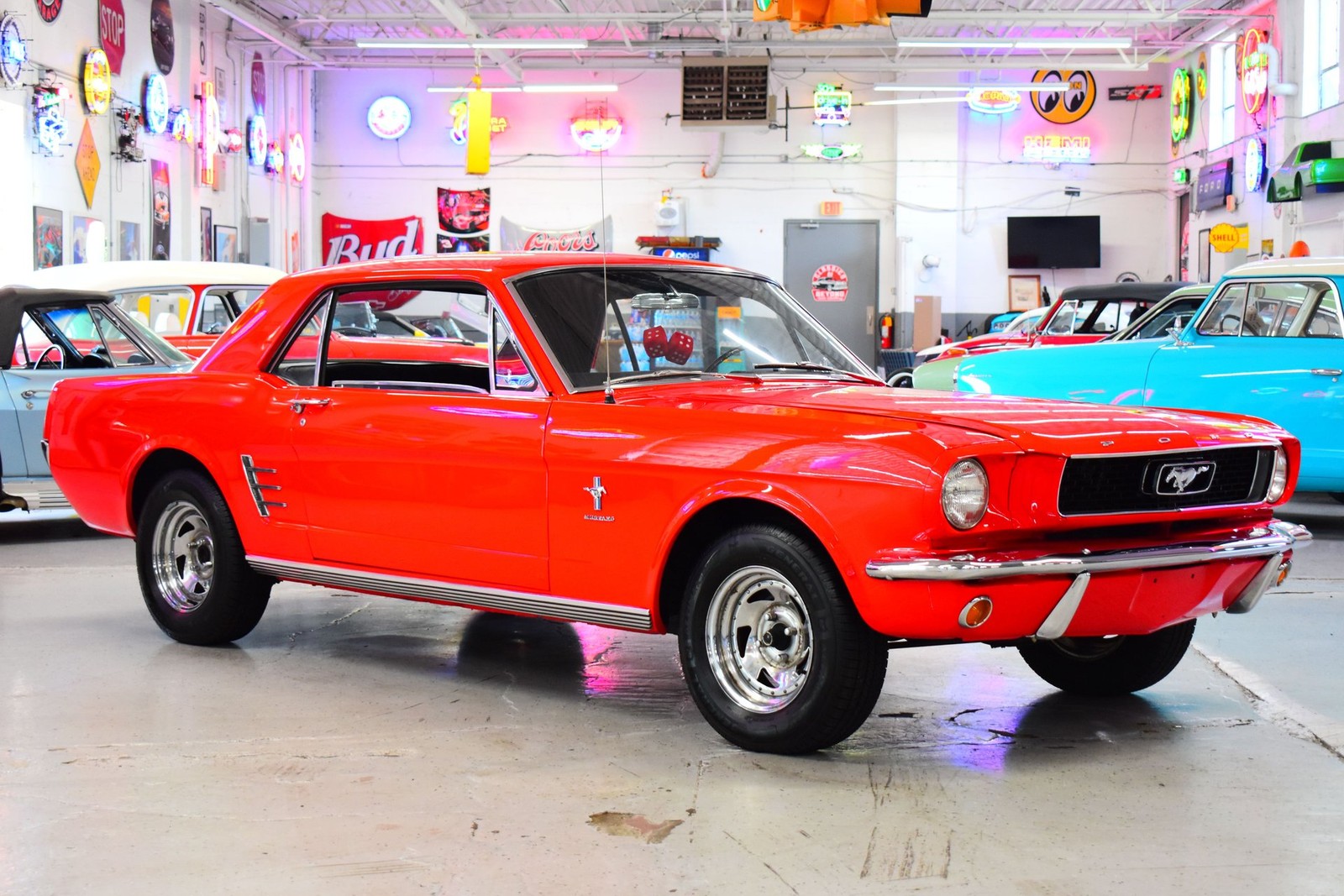 Ford-Mustang-1966-Black