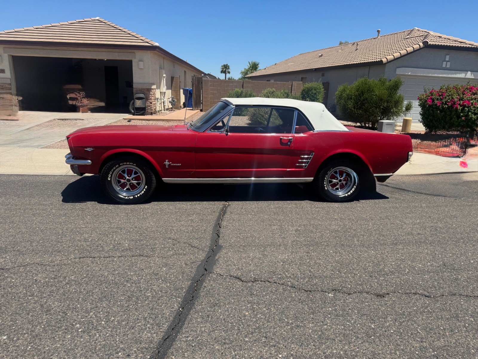 Ford-Mustang-1966-Convertible-Red