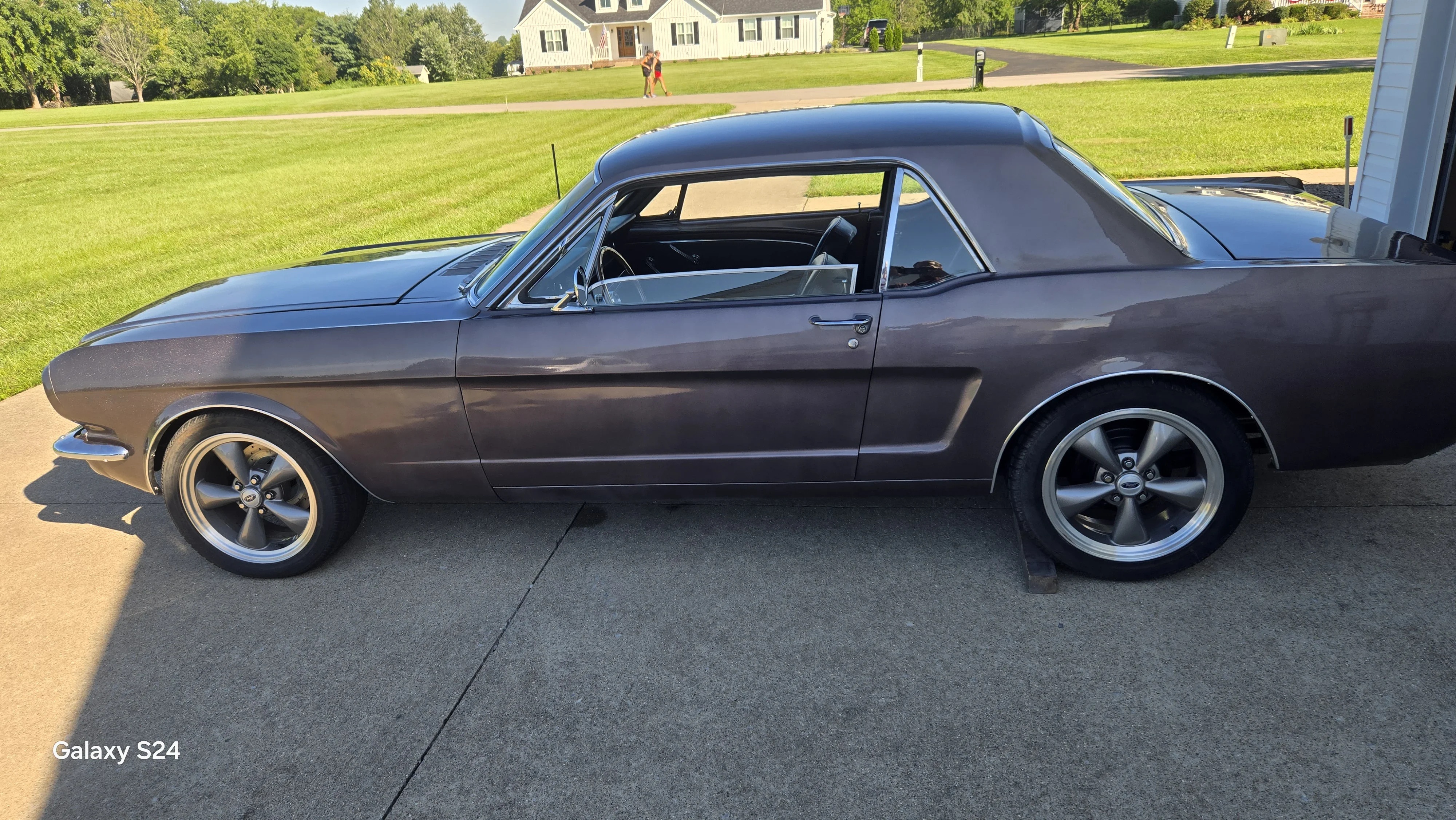 Ford-Mustang-1966-Gray-Black