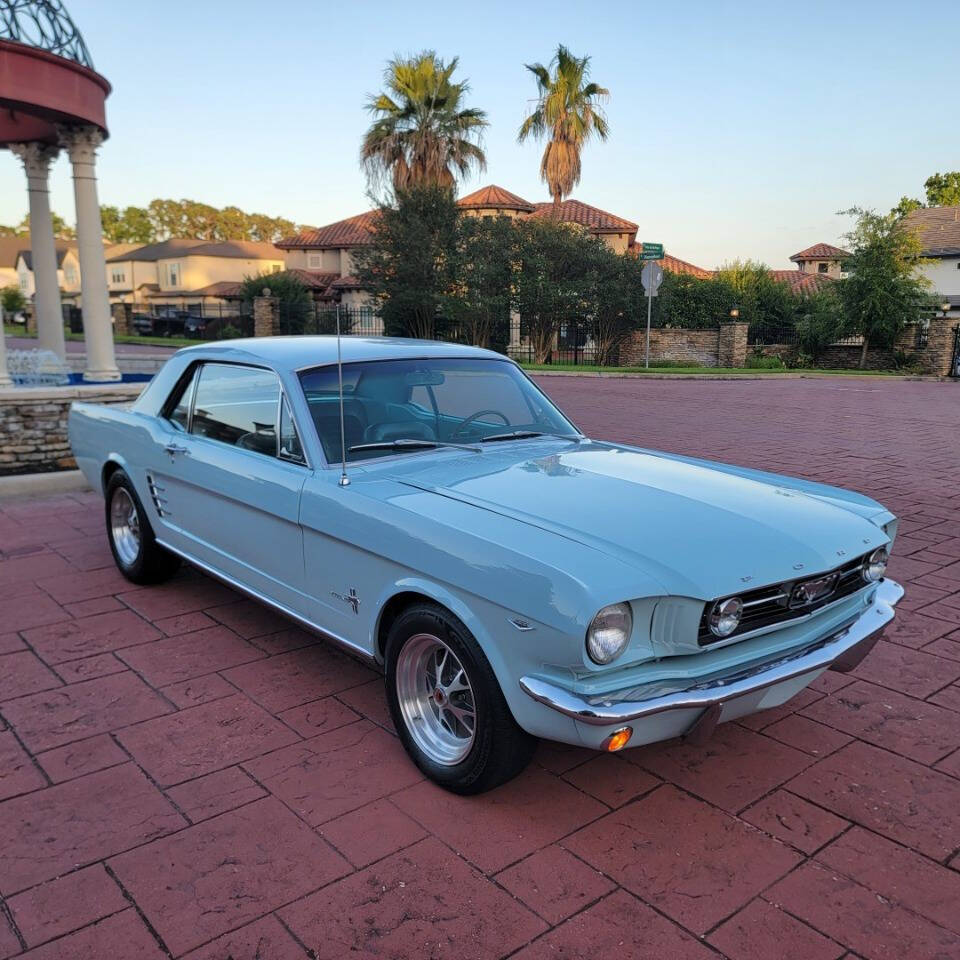 Ford-Mustang-1966-Light-Blue-Blue