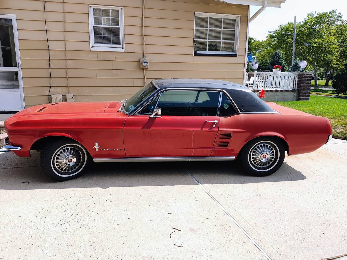 Ford-Mustang-1967-red