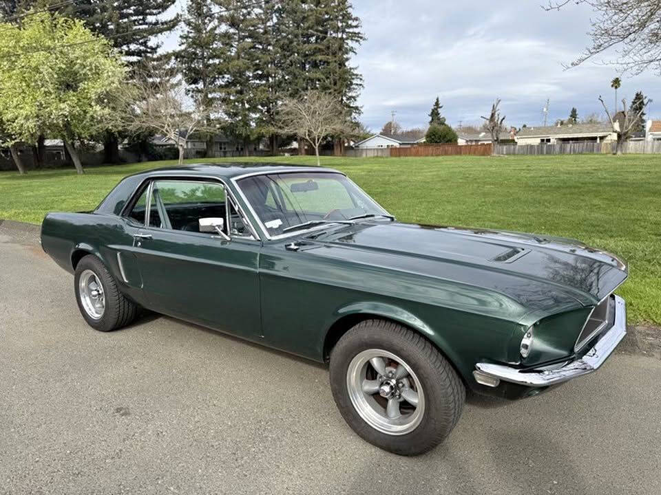 Ford-Mustang-1968-Highland-Green-Metallic-Black