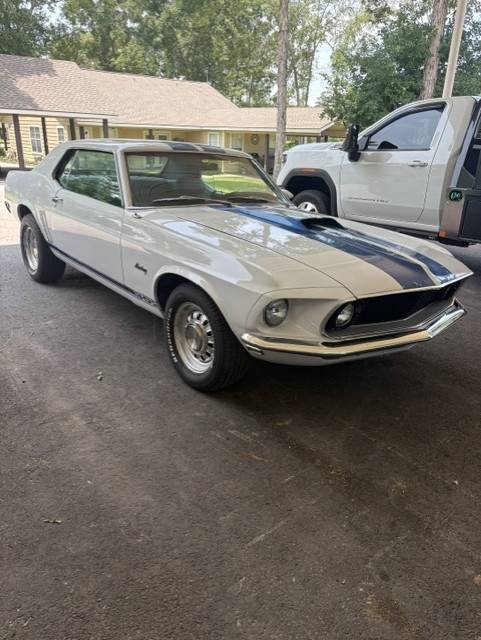 Ford-Mustang-1969-white