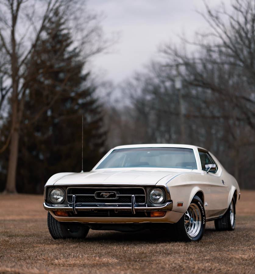 Ford-Mustang-1972-white