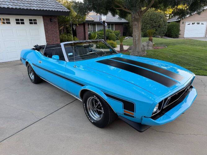 Ford-Mustang-1973-Grabber-BlueBlack-StripesBlack-Top-Black