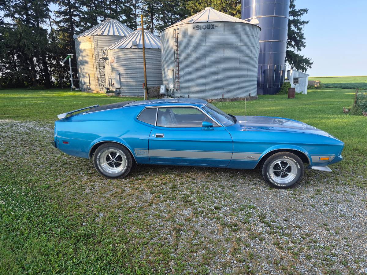 Ford-Mustang-1973-blue