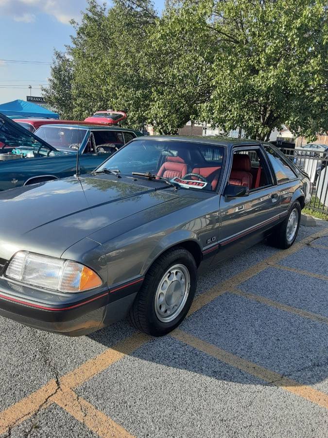 Ford-Mustang-1989
