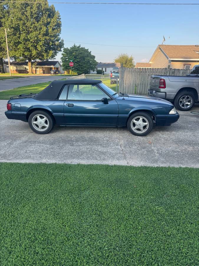 Ford-Mustang-1989-blue